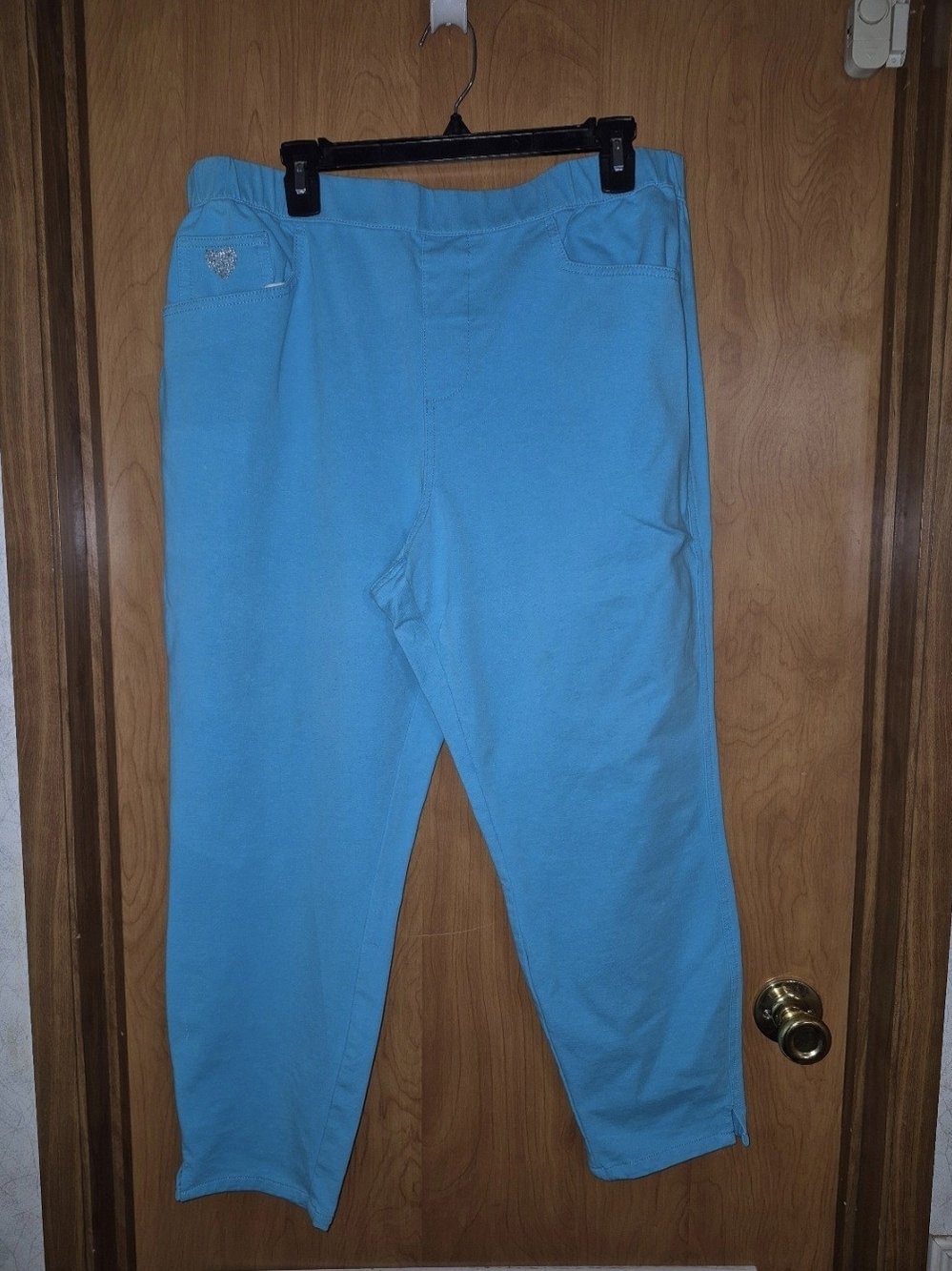 Quacker Factory Light Blue Cropped Women’s Pants